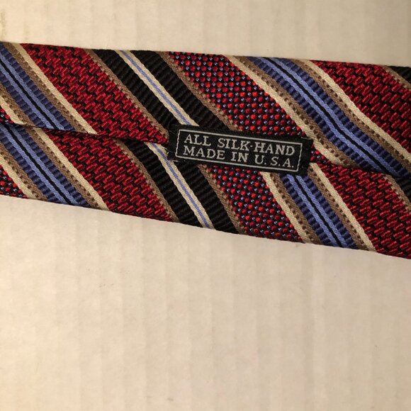 JZ Richards men's new red 100%silk tie  3 1/4" X 59" - Picture 4 of 5